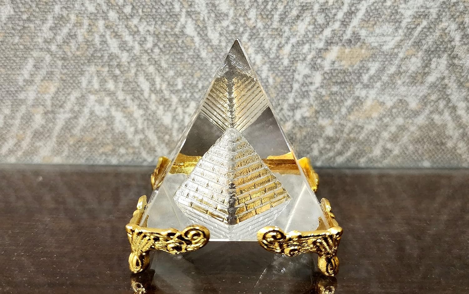feng shui crystal pyramid for spreading positive energy and vastu correction.bring good luck & prosperity 5cm