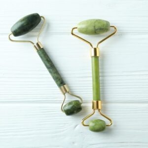 green jade face roller (relaxation & stress relief)